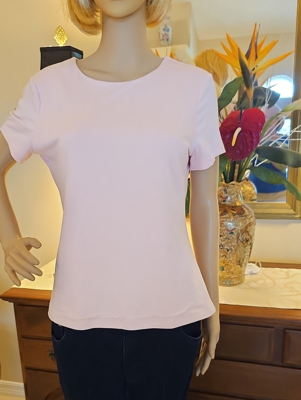 Essential Short-Sleeve Crewneck Top in Light Pink